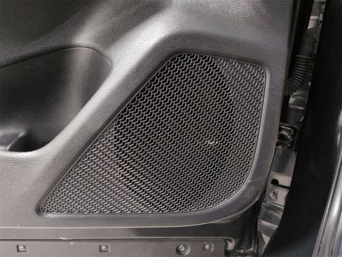 Used 2024 Mitsubishi Outlander SE image 17