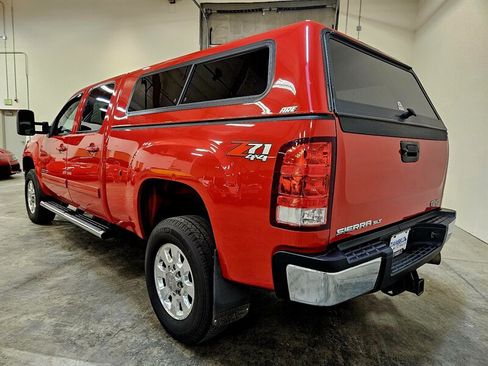 Used 2013 GMC Sierra 2500 SLT w/ Suspension Package, Off-Road AWD/4WD image 6