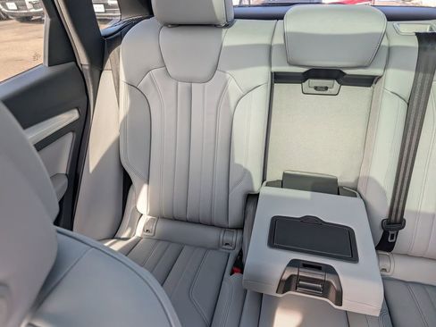 Used 2025 Audi Q5 2.0T Premium image 32