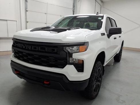 Used 2025 Chevrolet Silverado 1500 Custom Trail Boss AWD/4WD image 7
