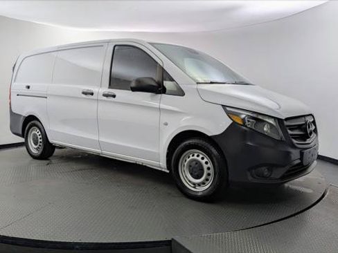 Used 2022 Mercedes-Benz Metris image 11