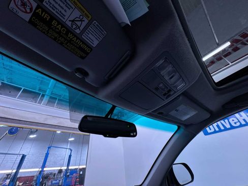 Used 2013 Toyota Highlander SE image 30