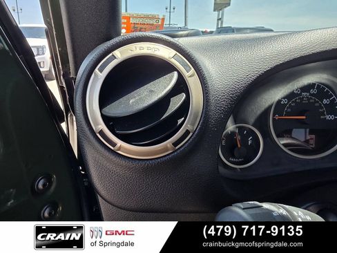 Used 2016 Jeep Wrangler Sahara AWD/4WD image 13