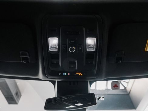 Used 2023 GMC Yukon SLT w/ SLT Premium Package image 42