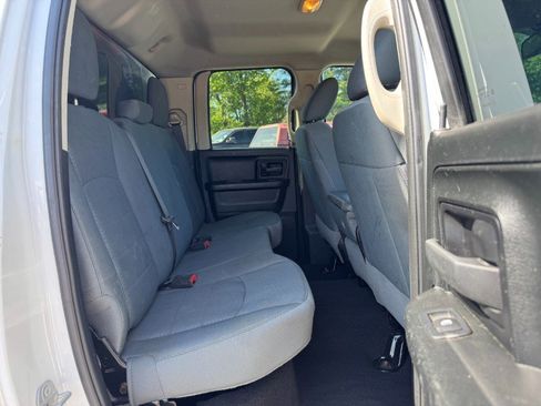 Used 2018 RAM 1500 Express AWD/4WD image 17