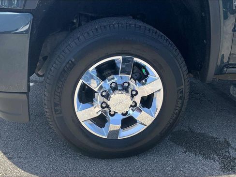 Used 2017 GMC Sierra 3500 Denali w/ Duramax Plus Package AWD/4WD image 9