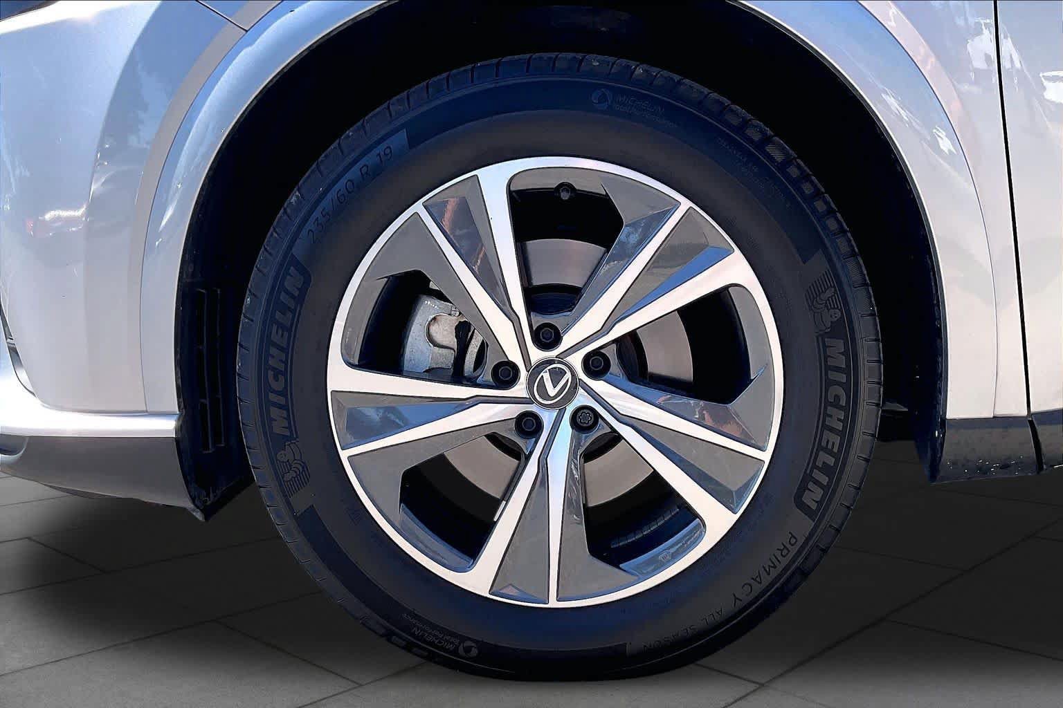 Used 2025 Lexus RX 350 FWD w/ Technology Package image 9