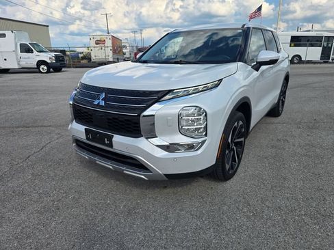 Used 2022 Mitsubishi Outlander SE AWD/4WD image 8