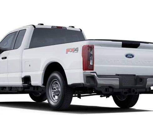 New 2025 Ford F250 XLT w/ FX4 Off-Road Package image 3