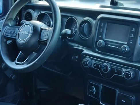 Used 2018 Jeep Wrangler Unlimited Sport image 22