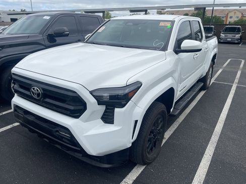Used 2024 Toyota Tacoma SR5 RWD image 4