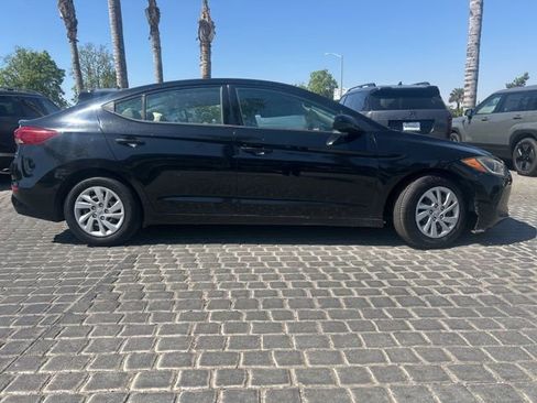 Used 2017 Hyundai Elantra SE image 5