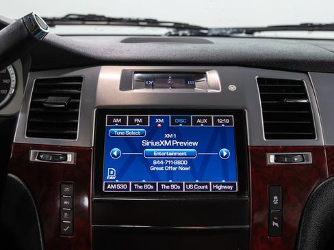 Used 2014 Cadillac Escalade Luxury AWD/4WD image 26