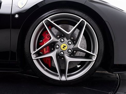 Used 2022 Ferrari F8 Tributo image 43