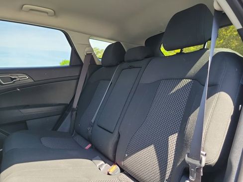 Certified 2025 Kia Sportage LX FWD image 9