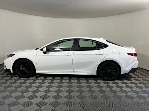 Certified 2025 Toyota Camry SE image 8