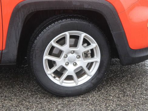 Used 2019 Jeep Renegade Latitude image 12