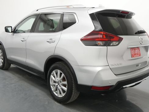 Used 2020 Nissan Rogue SV AWD/4WD image 6