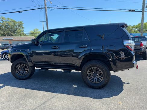 Used 2016 Toyota 4Runner SR5 AWD/4WD image 6