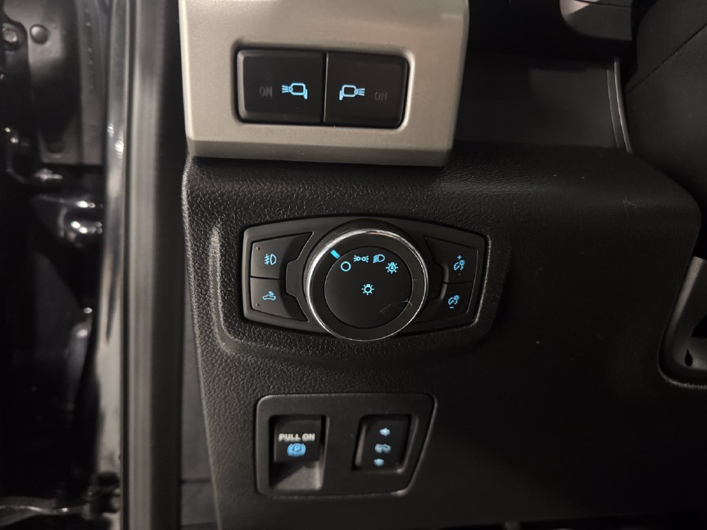 Used 2020 Ford F150 Lariat w/ Equipment Group 502A Luxury AWD/4WD image 35
