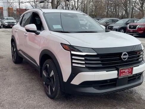 New 2025 Nissan Kicks SR w/ Illumination Package image 14