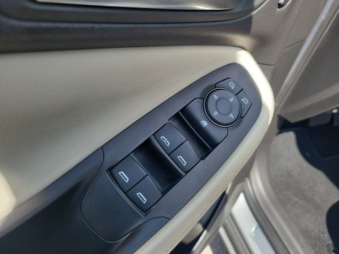Used 2024 Buick Encore GX Avenir AWD/4WD image 23