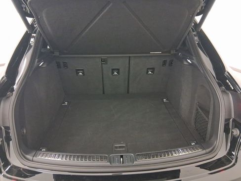 Used 2024 Porsche Macan image 31