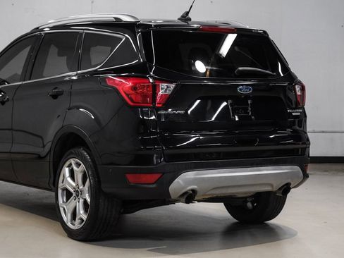 Used 2019 Ford Escape Titanium image 14