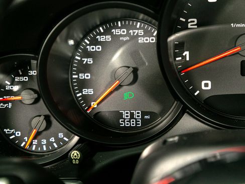 Used 2017 Porsche 911 Carrera image 8