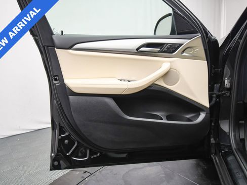 Used 2023 BMW X4 xDrive30i w/ Convenience Package image 43