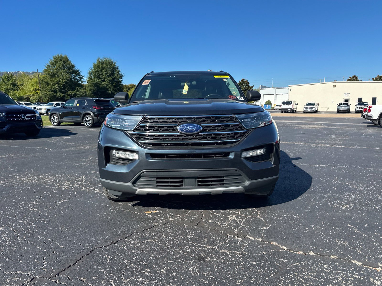 Used 2022 Ford Explorer XLT w/ Equipment Group 202A AWD/4WD image 2