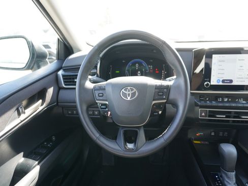 Used 2025 Toyota Camry LE w/ Convenience Package AWD/4WD image 14