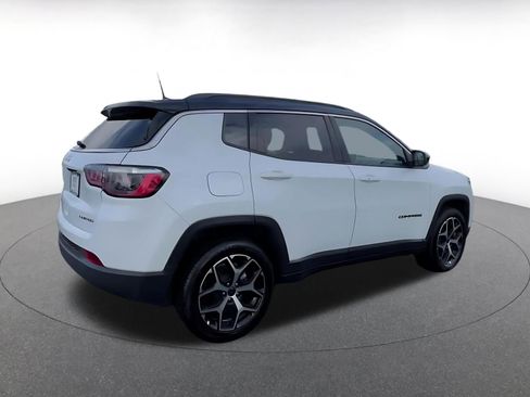 Used 2025 Jeep Compass Limited image 15