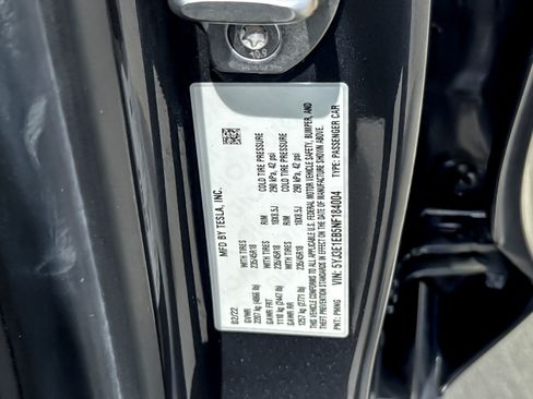 Used 2022 Tesla Model 3 Long Range AWD/4WD image 25