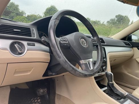 Used 2012 Volkswagen Passat 2.5 SE image 15