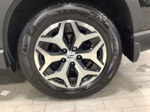 Used 2020 Subaru Forester Premium AWD/4WD image 22