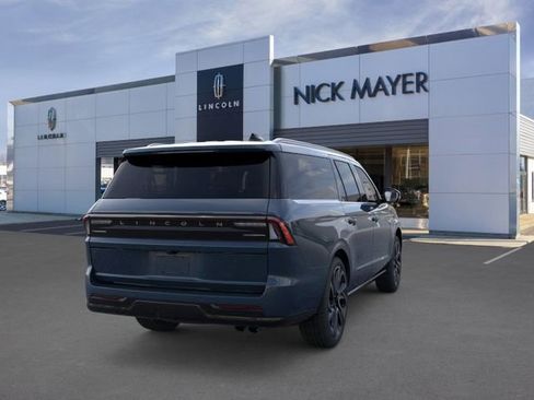 New 2026 Lincoln Navigator L Reserve AWD/4WD image 9