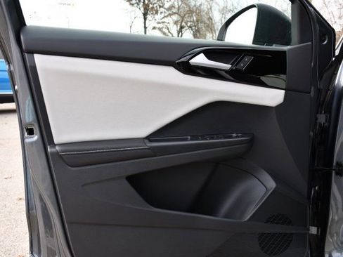 New 2026 Volkswagen Taos S image 10