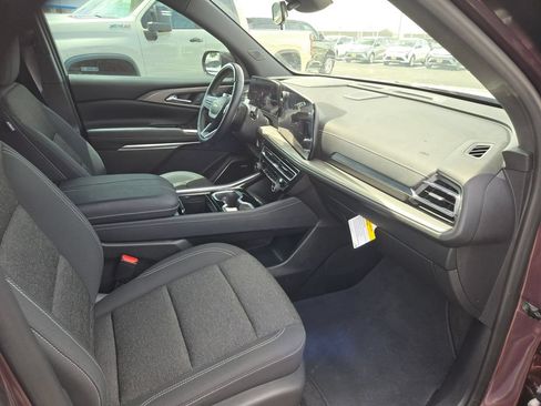 Used 2024 Chevrolet Traverse LT w/ Enhanced Driving Package FWD image 19