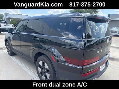 Used 2026 Hyundai Santa Fe SE FWD image 4