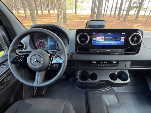 New 2026 Mercedes-Benz Sprinter 2500 image 3