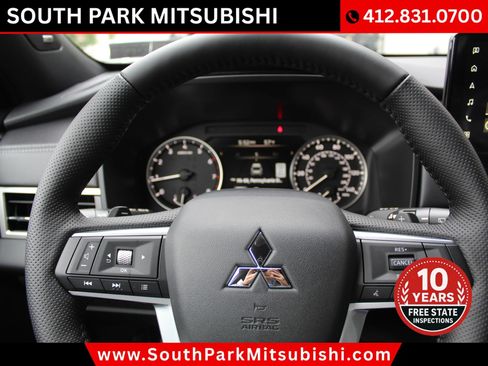 New 2026 Mitsubishi Outlander LE AWD/4WD image 17