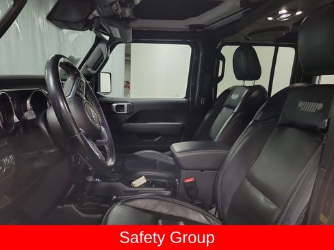 Used 2020 Jeep Wrangler Unlimited Sahara image 13