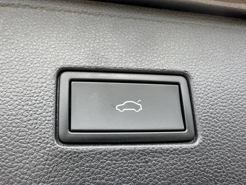 Used 2023 Volkswagen Atlas SEL AWD/4WD image 14
