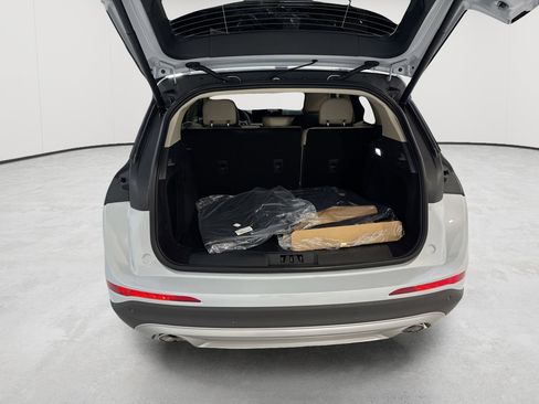New 2026 Lincoln Corsair Premiere FWD image 27