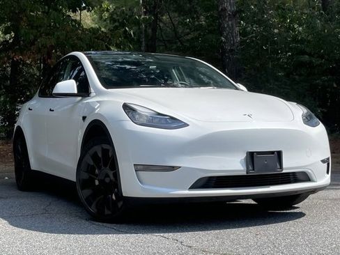 Used 2021 Tesla Model Y Long Range image 10