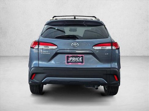 Used 2025 Toyota Corolla Cross LE FWD image 7