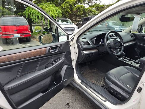 Used 2019 Subaru Outback 3.6R Limited w/ Popular Package #2 AWD/4WD image 7