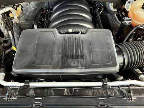 Used 2021 Chevrolet Tahoe Z71 image 32