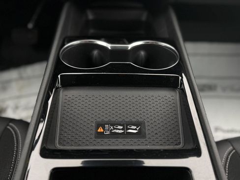 Used 2025 Chevrolet Blazer EV LT image 23